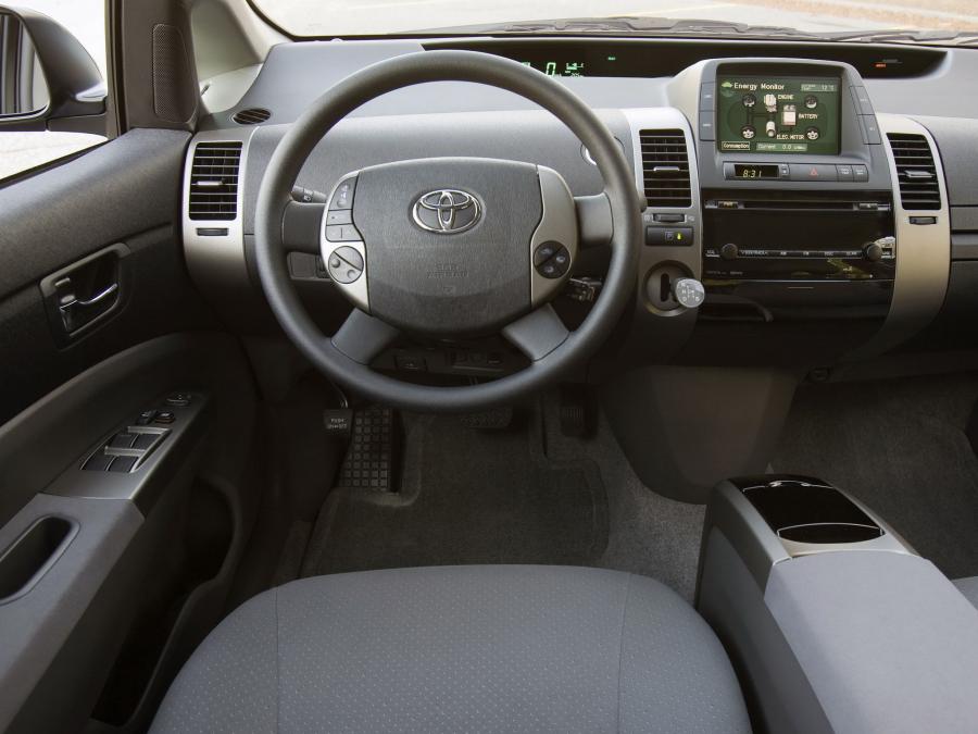  Toyota Prius 2003 года  (US) (фото 11 из 23)
